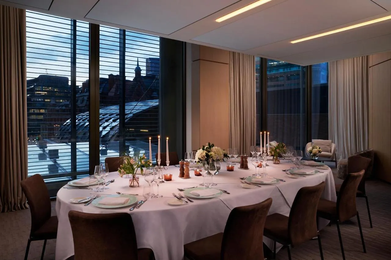 Pan Pacific London Hotel 5*,
